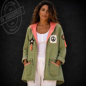 chaqueta flúor mujer verde con naranja