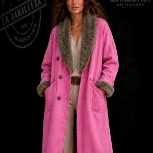 gabardina mujer con cardigan rosa